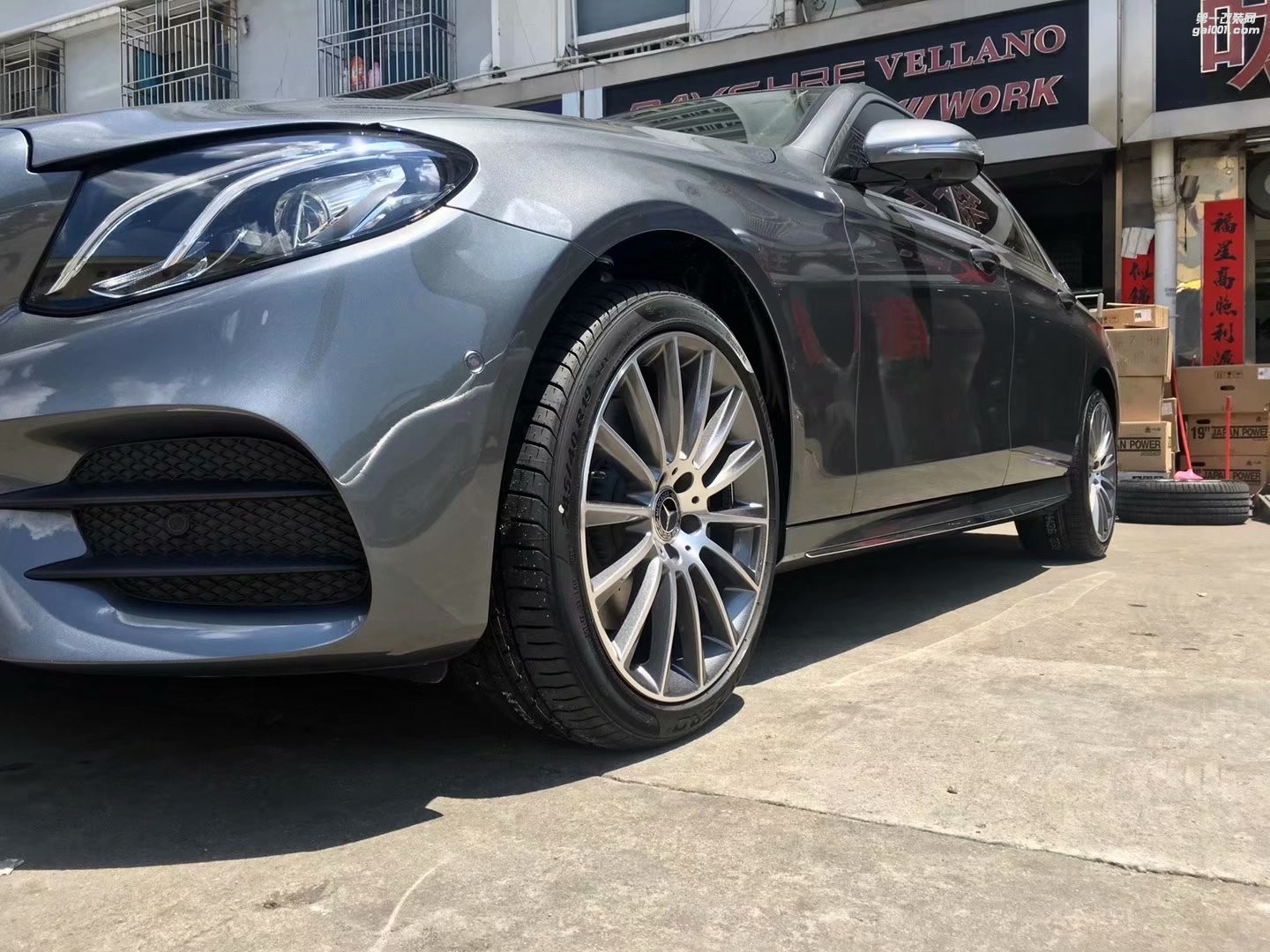 奔馳E300，換原裝AMG ? 倍耐力！ ????