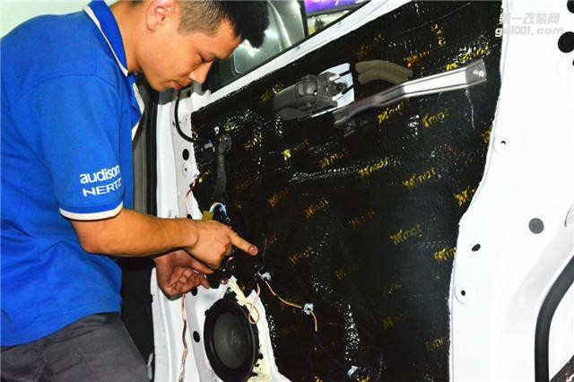 商用車(chē)尋找靜音之旅 日產(chǎn)NV200改裝零點(diǎn)喇叭+全車(chē)隔音
