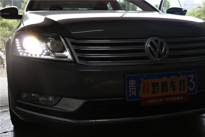 12款高配邁騰車燈改裝 貴陽(yáng)邁騰車燈改裝海拉五雙光透鏡 黔鷹車燈改裝
