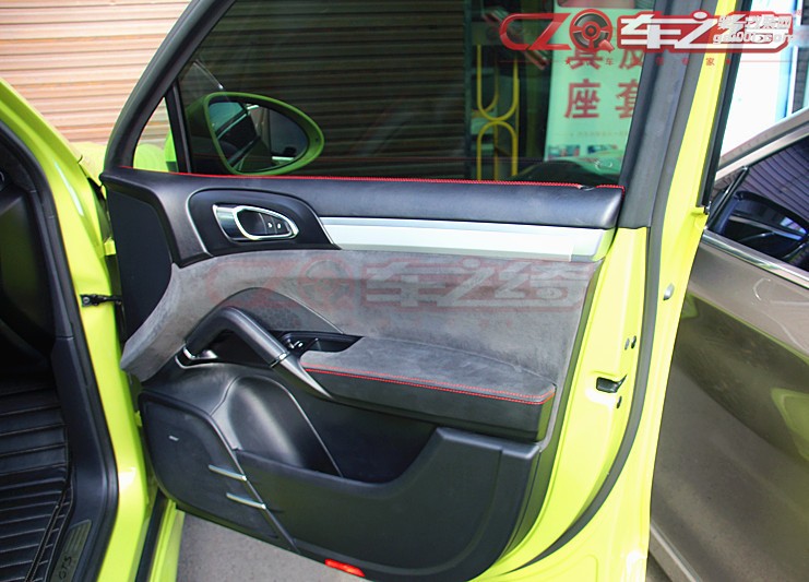 保時捷卡宴內(nèi)飾欣賞 成都汽車內(nèi)飾改裝店 成都車之綺內(nèi)飾改裝