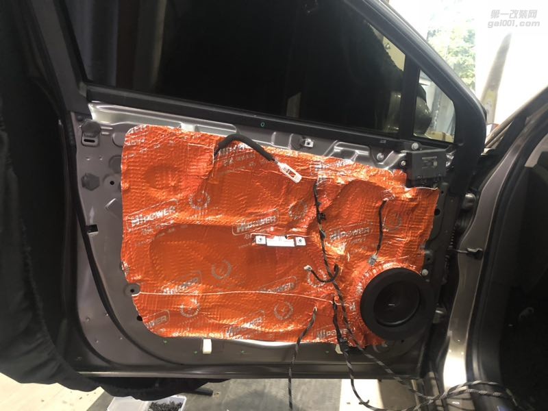 汕頭市星悅汽車音響改裝福特蒙迪歐汽車音響升級四門勁能隔音音響改裝意大利赫茲音響美國CDT低音伊蔓功放
