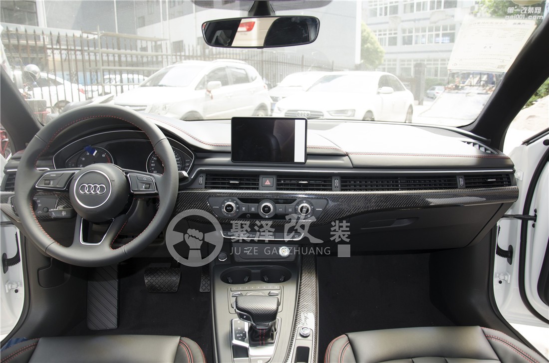 聚澤新產(chǎn)品特色皮套--奧迪A4L經(jīng)典黑