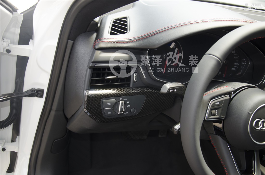 聚澤新產(chǎn)品特色皮套--奧迪A4L經(jīng)典黑