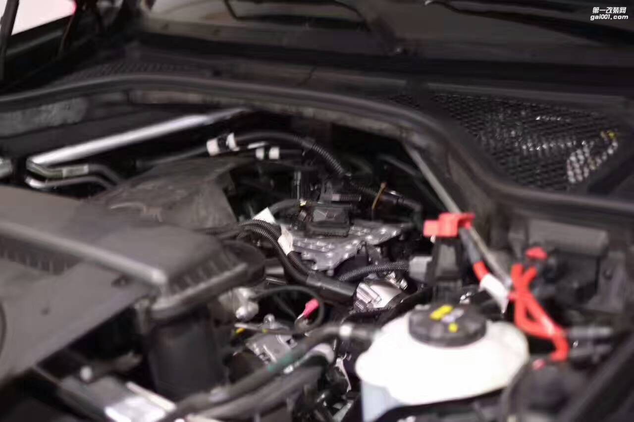 黑色寶馬x5 2.0t刷ecu 提升動(dòng)力 新車(chē)落地1300kw