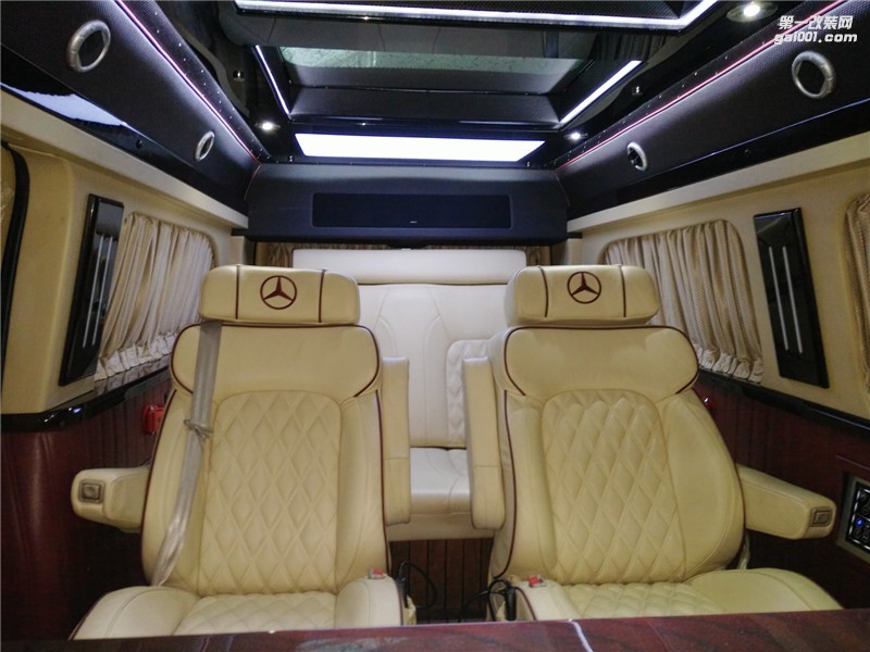 奔馳威霆商務(wù)車(chē)改裝