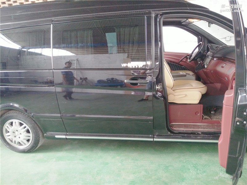 奔馳威霆商務(wù)車(chē)改裝