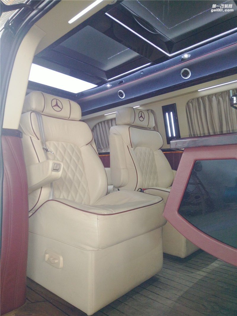 奔馳威霆商務(wù)車(chē)改裝