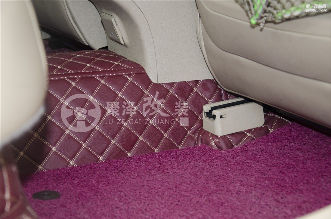 別克君越360航空軟包--酒紅菱格