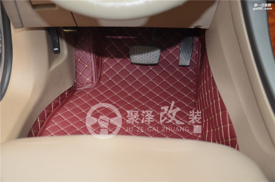 別克君越360航空軟包--酒紅菱格