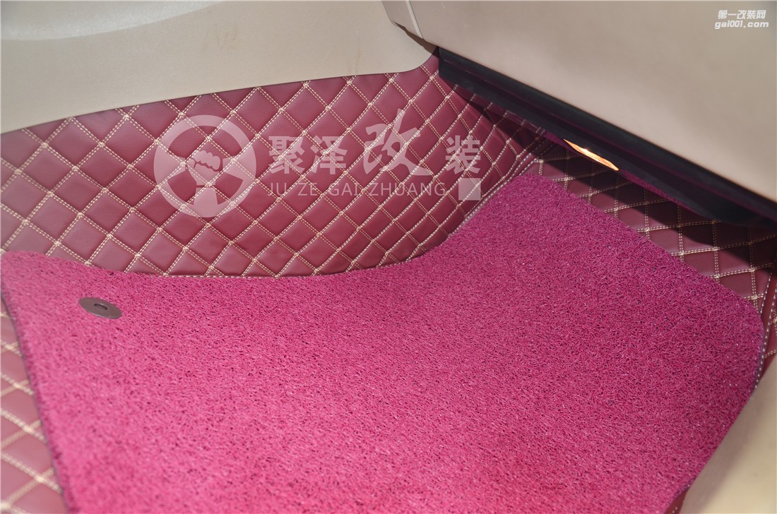 別克君越360航空軟包--酒紅菱格