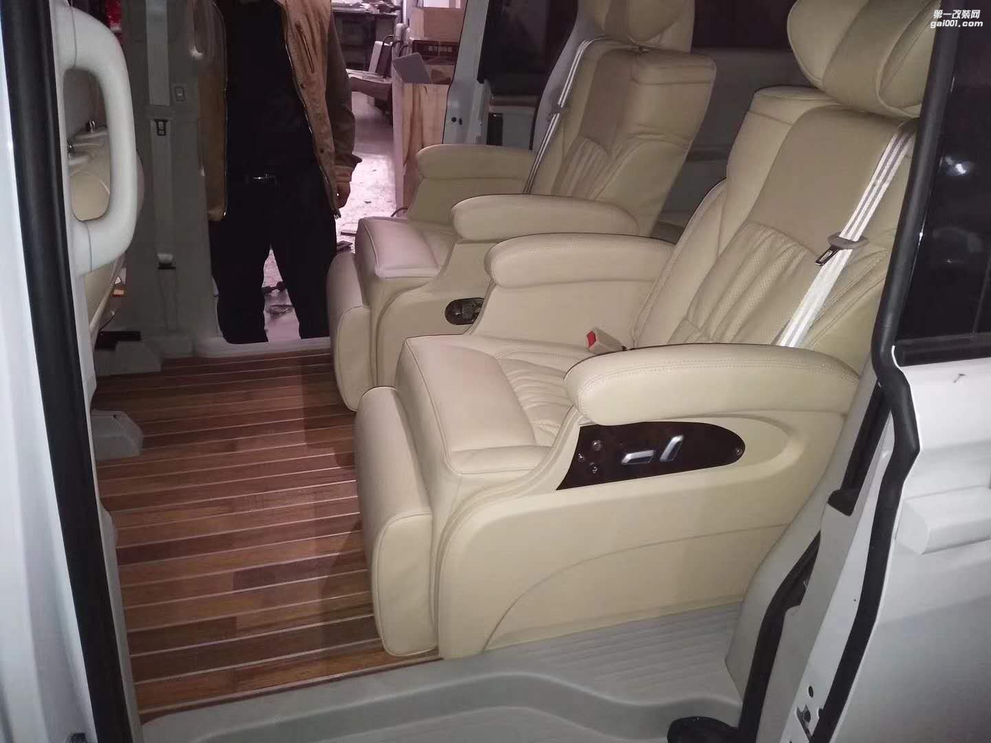別克gl8路尊內(nèi)飾豪華航空電動(dòng)座椅改裝
