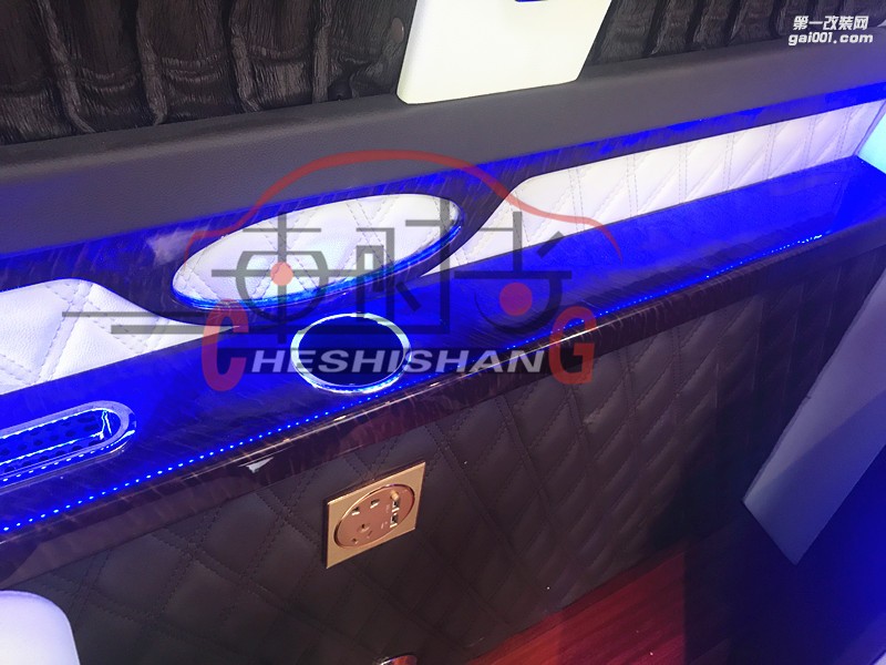 鄭州GMC內(nèi)飾定制改裝/鄭州車時(shí)尚商務(wù)車內(nèi)飾改裝