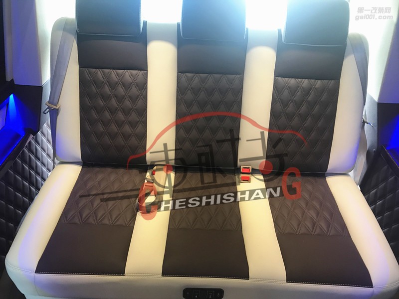 鄭州GMC內(nèi)飾定制改裝/鄭州車時(shí)尚商務(wù)車內(nèi)飾改裝