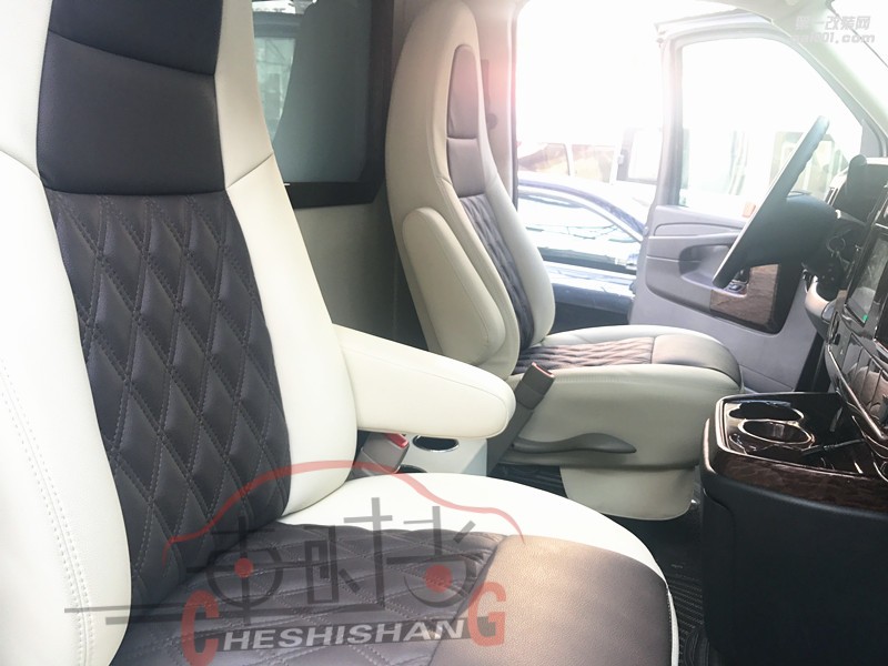 鄭州GMC內(nèi)飾定制改裝/鄭州車時(shí)尚商務(wù)車內(nèi)飾改裝