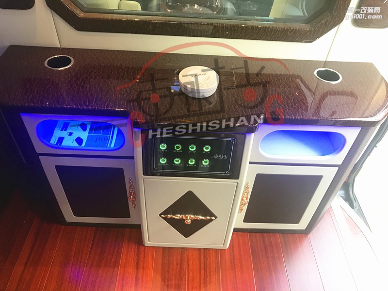 鄭州GMC內(nèi)飾定制改裝/鄭州車時(shí)尚商務(wù)車內(nèi)飾改裝