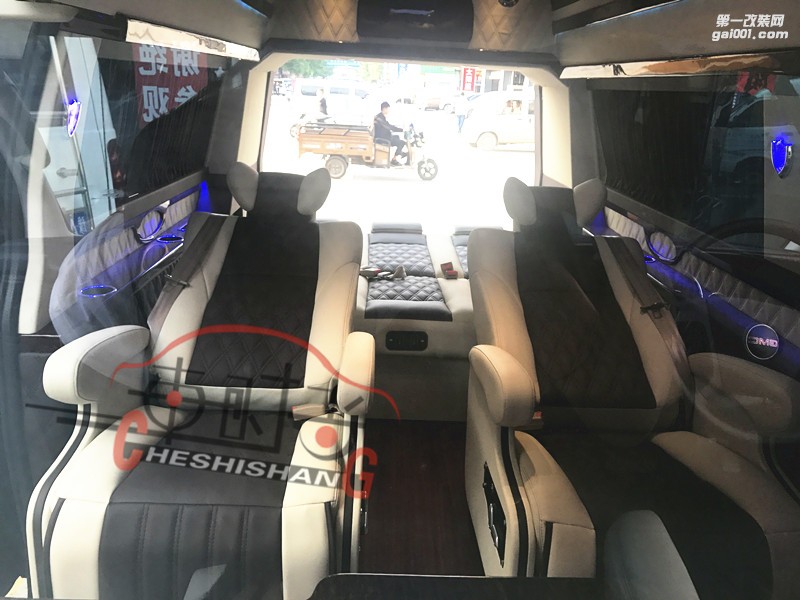 鄭州GMC內(nèi)飾定制改裝/鄭州車時(shí)尚商務(wù)車內(nèi)飾改裝