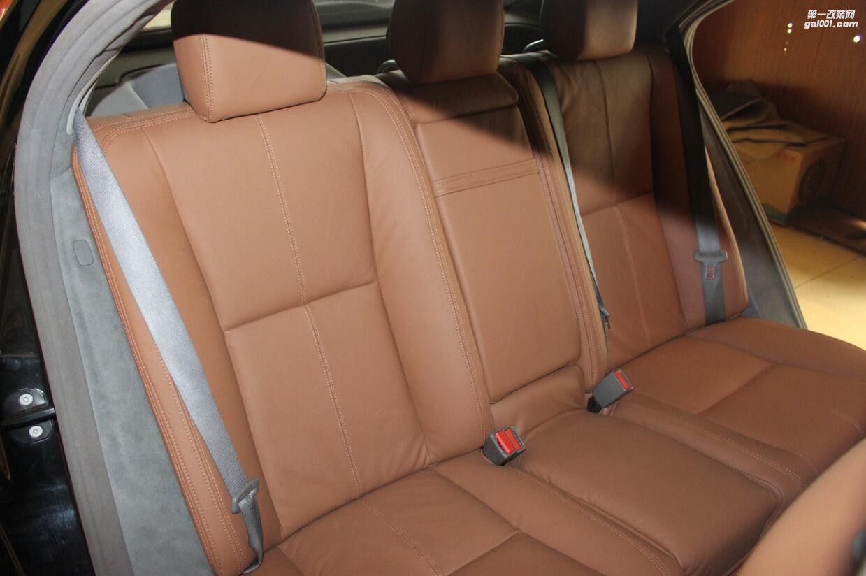 海口源聚改裝，豪車換新顏，奔馳S350內(nèi)飾改裝效果！
