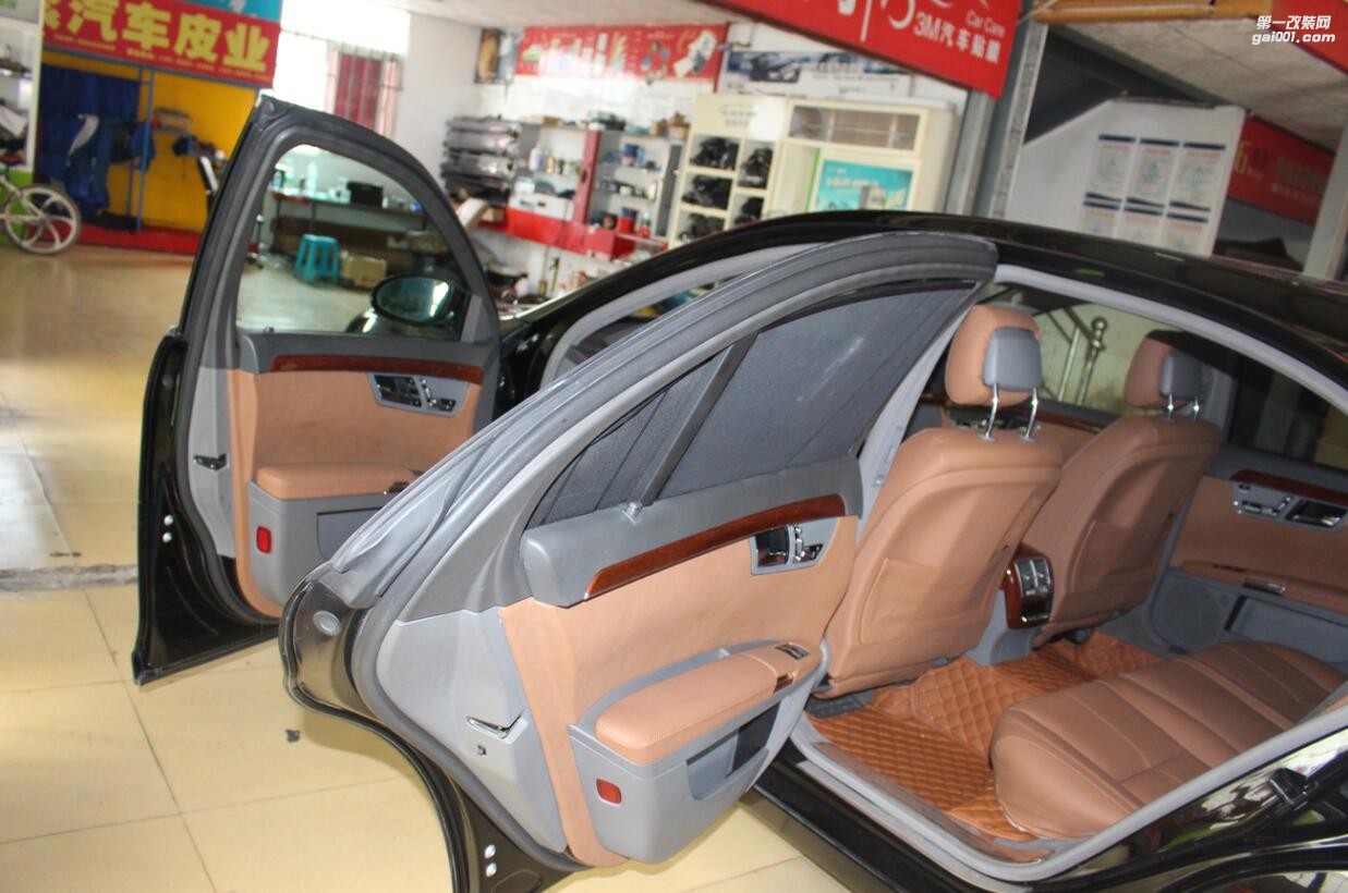 ?？谠淳鄹难b，豪車換新顏，奔馳S350內(nèi)飾改裝效果！