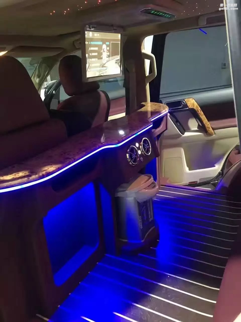 豐田酷路澤塞納內(nèi)飾航空電動(dòng)按摩座椅電動(dòng)門(mén)改裝