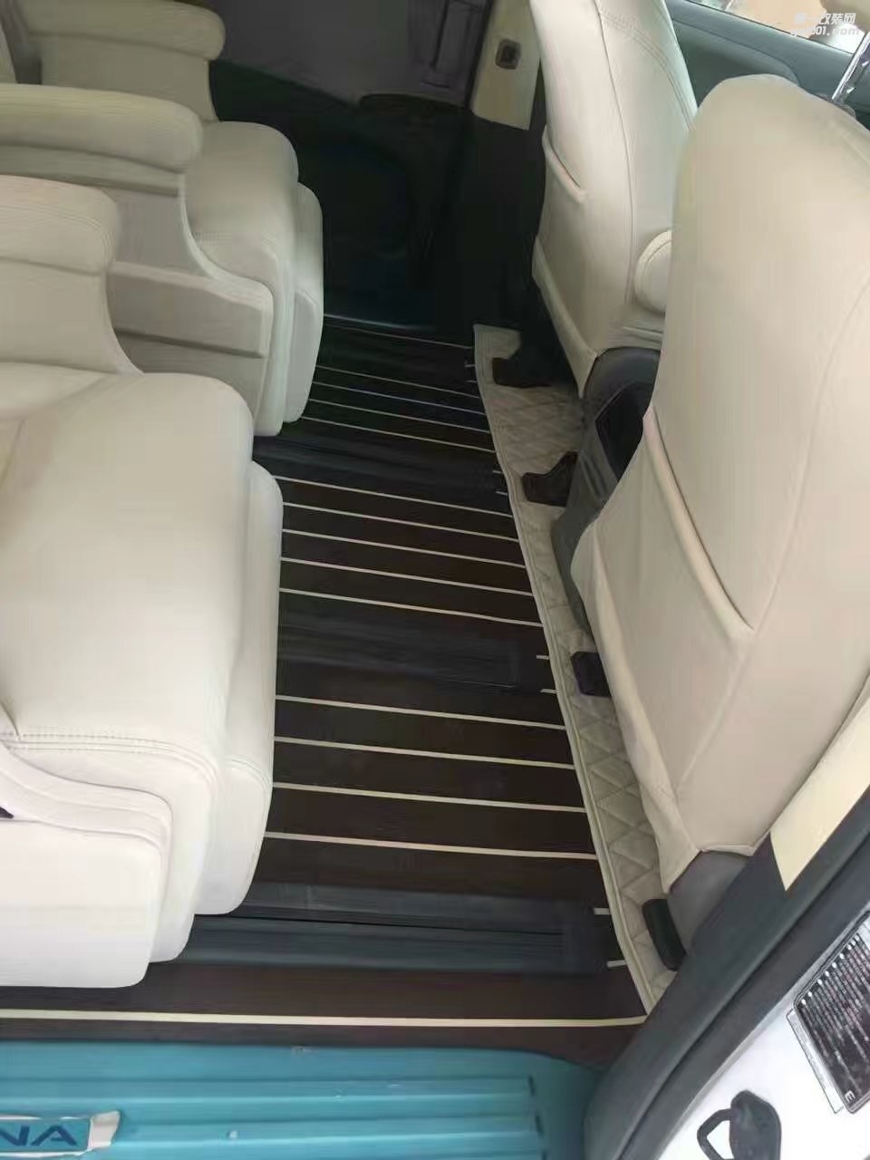 豐田酷路澤塞納內(nèi)飾航空電動(dòng)按摩座椅電動(dòng)門(mén)改裝