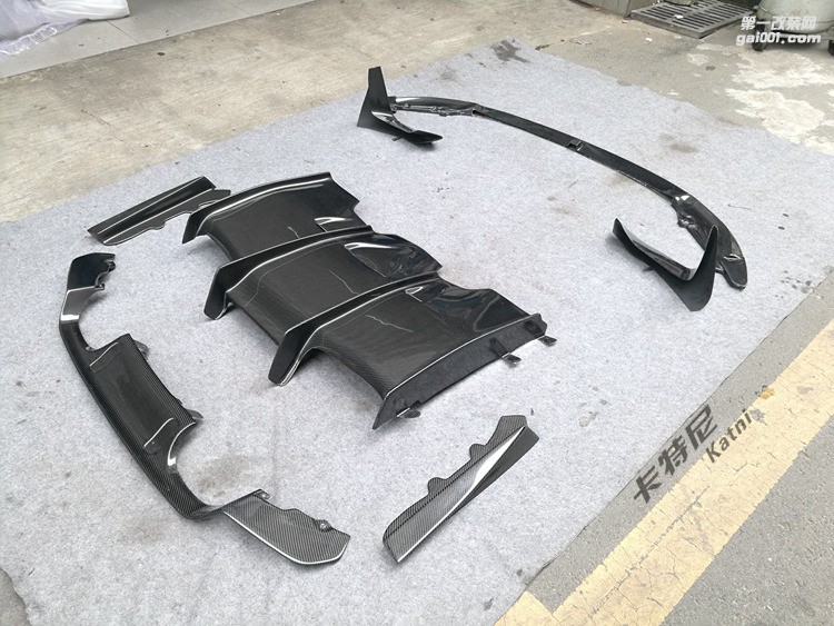 成都寶馬M4改裝PSM/MP碳纖包圍