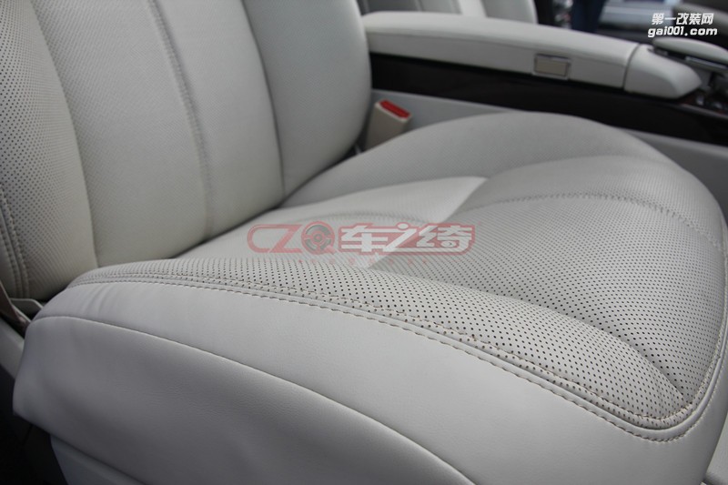 奔馳S350內(nèi)飾改裝 成都奔馳內(nèi)飾改裝 真皮座椅 車之綺內(nèi)飾改裝中心