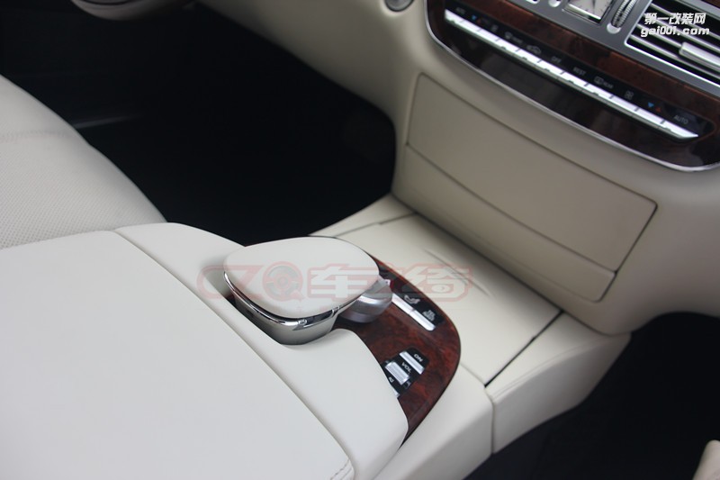 奔馳S350內(nèi)飾改裝 成都奔馳內(nèi)飾改裝 真皮座椅 車之綺內(nèi)飾改裝中心