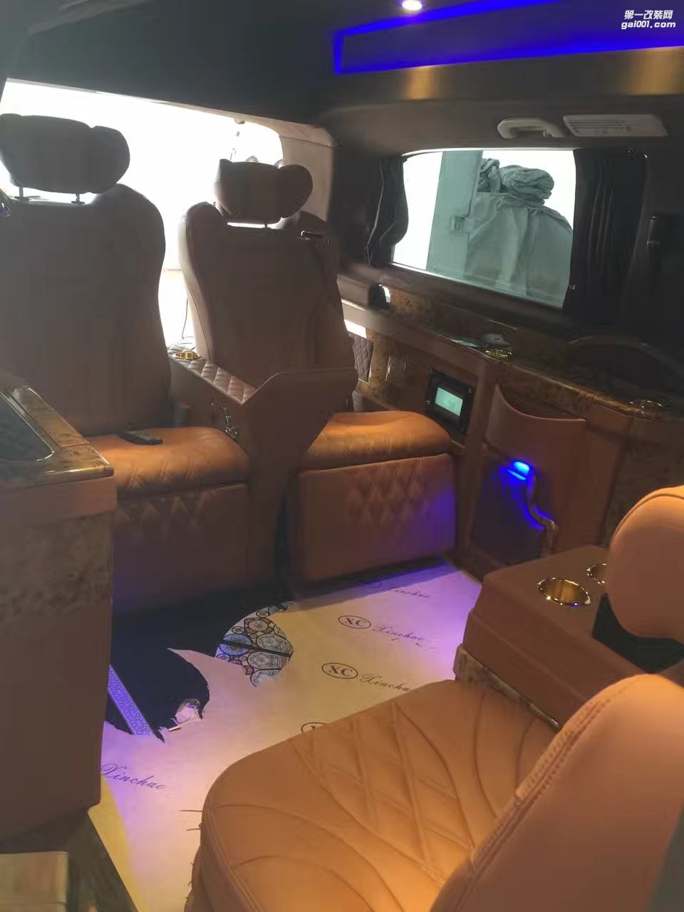 威霆商務(wù)內(nèi)飾電動航空座椅改裝