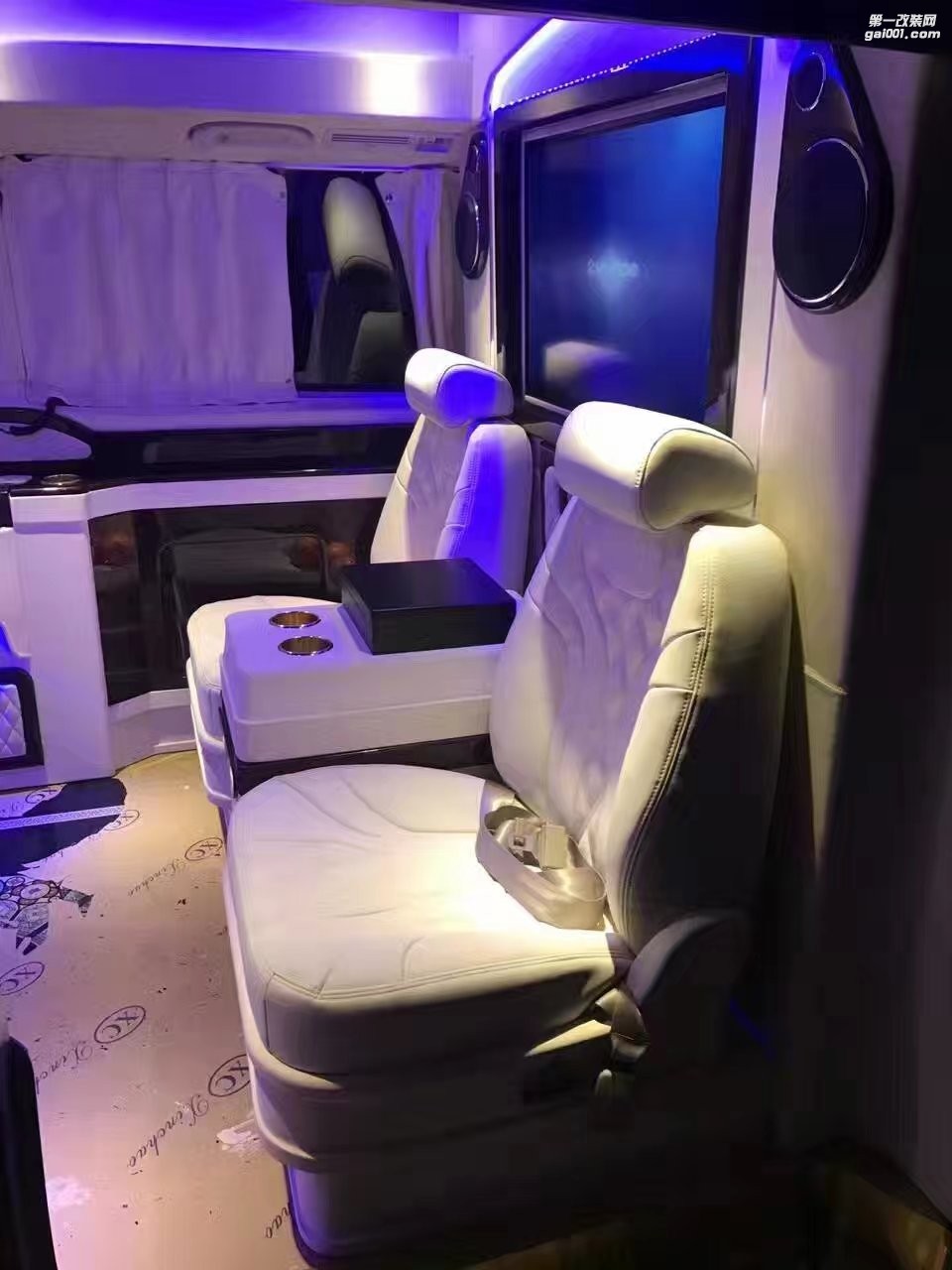 威霆商務(wù)內(nèi)飾電動航空座椅改裝