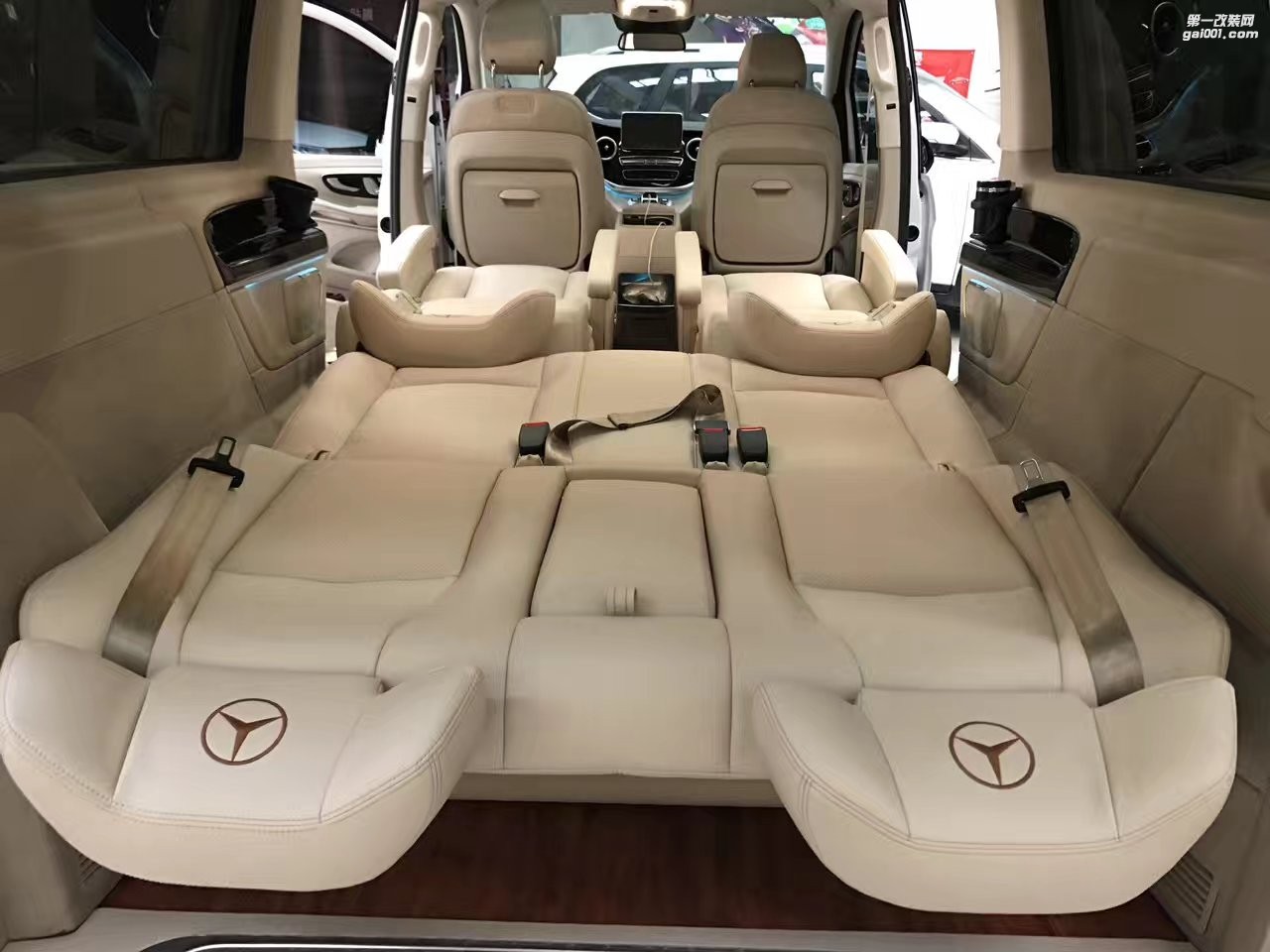 v260內(nèi)飾電動(dòng)航空座椅改裝