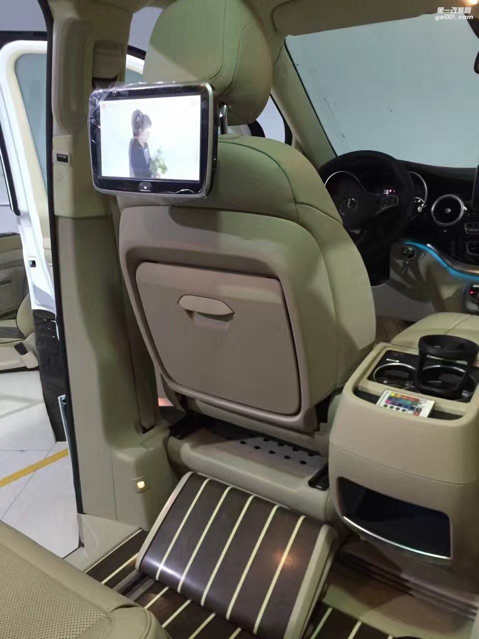 v260內(nèi)飾電動(dòng)航空座椅改裝