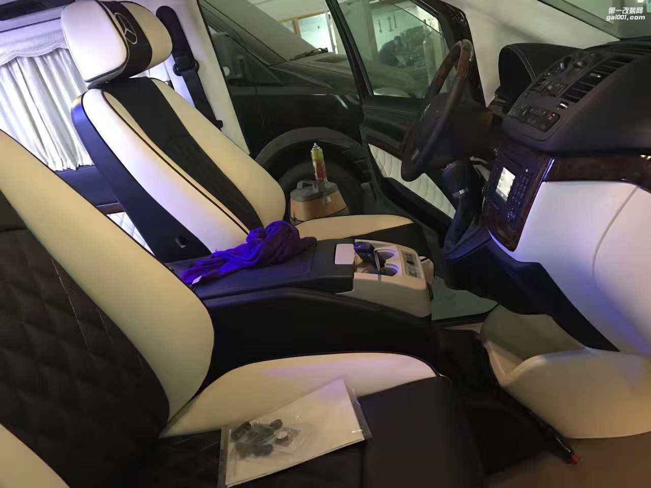 唯雅諾內(nèi)飾電動航空座椅改裝