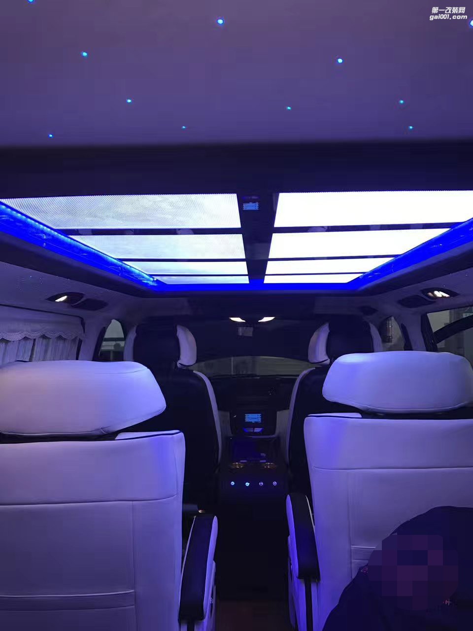 唯雅諾內(nèi)飾電動航空座椅改裝