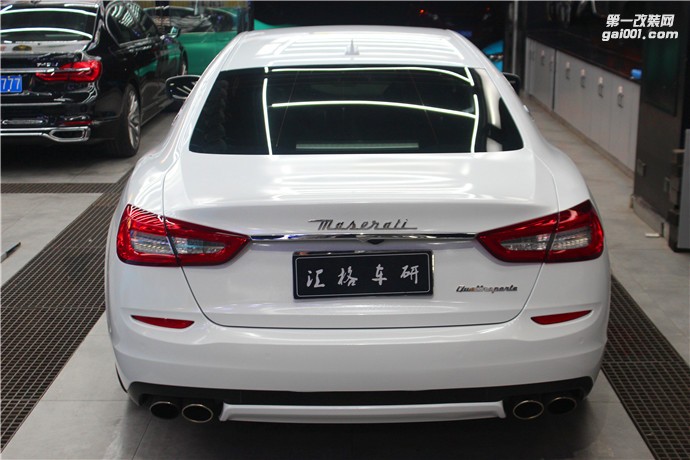 長沙全車進(jìn)口車身改色膜瑪莎拉蒂極光白高亮光面金屬珠光改色膜