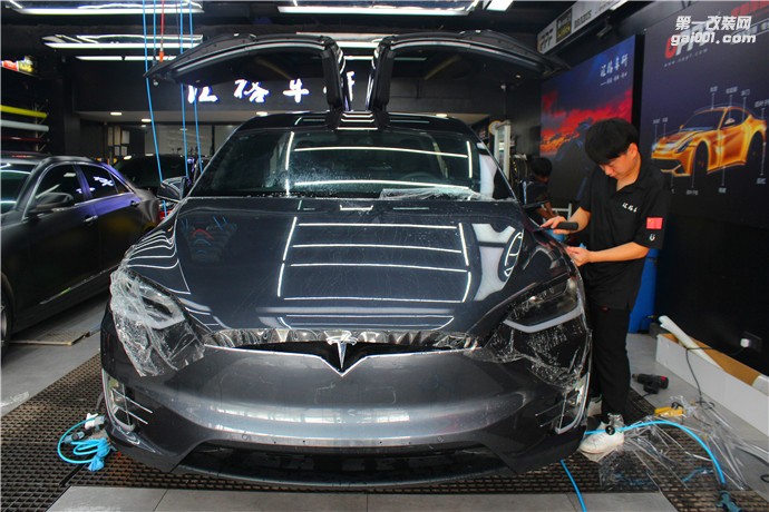 長沙汽車貼膜特斯拉艾利透明膜進(jìn)口高亮修復(fù)漆面透明膜