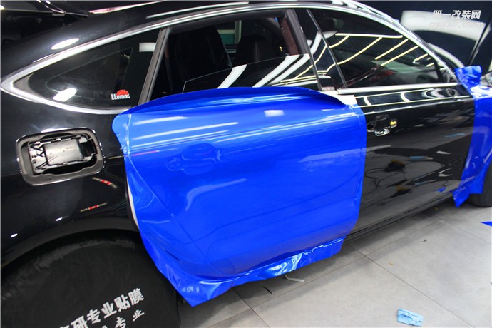 長(zhǎng)沙全車(chē)水晶改色膜 奧迪A7改色膜 長(zhǎng)沙車(chē)身貼膜實(shí)體店