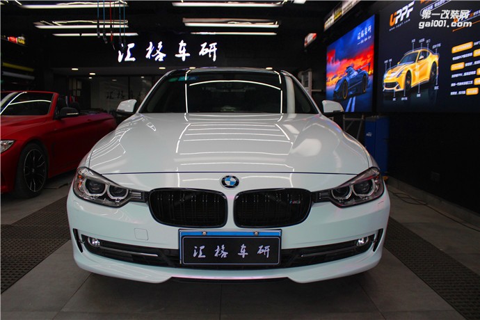 長沙汽車改色膜陶瓷白變色龍車身改色膜白變粉改色膜全車貼膜
