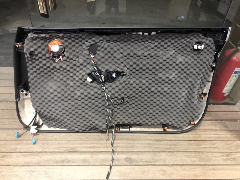 奔馳C200轎跑與噪聲隔絕全車意大利STEG史泰格隔音降噪汕頭星悅音響隔音解決車內(nèi)共振降低風(fēng)噪路噪胎噪