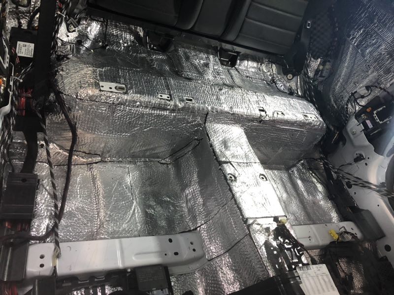 奔馳C200轎跑與噪聲隔絕全車意大利STEG史泰格隔音降噪汕頭星悅音響隔音解決車內(nèi)共振降低風(fēng)噪路噪胎噪
