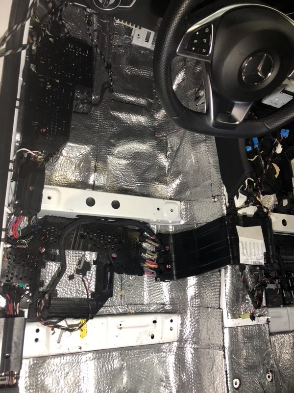 奔馳C200轎跑與噪聲隔絕全車意大利STEG史泰格隔音降噪汕頭星悅音響隔音解決車內(nèi)共振降低風(fēng)噪路噪胎噪