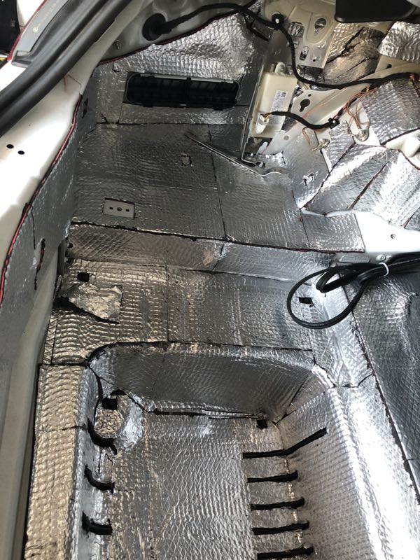 奔馳C200轎跑與噪聲隔絕全車意大利STEG史泰格隔音降噪汕頭星悅音響隔音解決車內(nèi)共振降低風(fēng)噪路噪胎噪