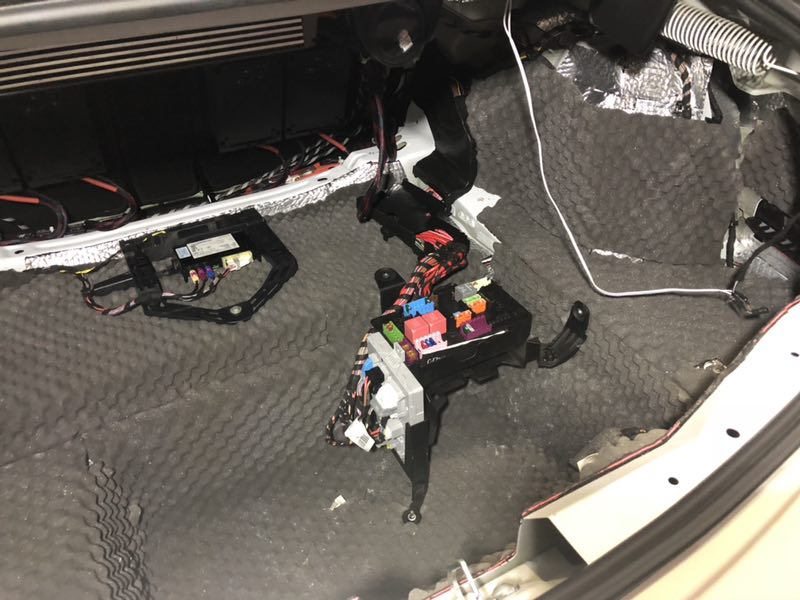 奔馳C200轎跑與噪聲隔絕全車意大利STEG史泰格隔音降噪汕頭星悅音響隔音解決車內(nèi)共振降低風(fēng)噪路噪胎噪