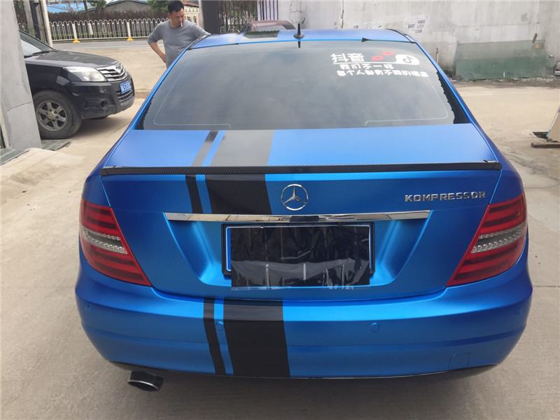 奔驰C200改色贴膜电光金属蓝车身改色贴膜效果图