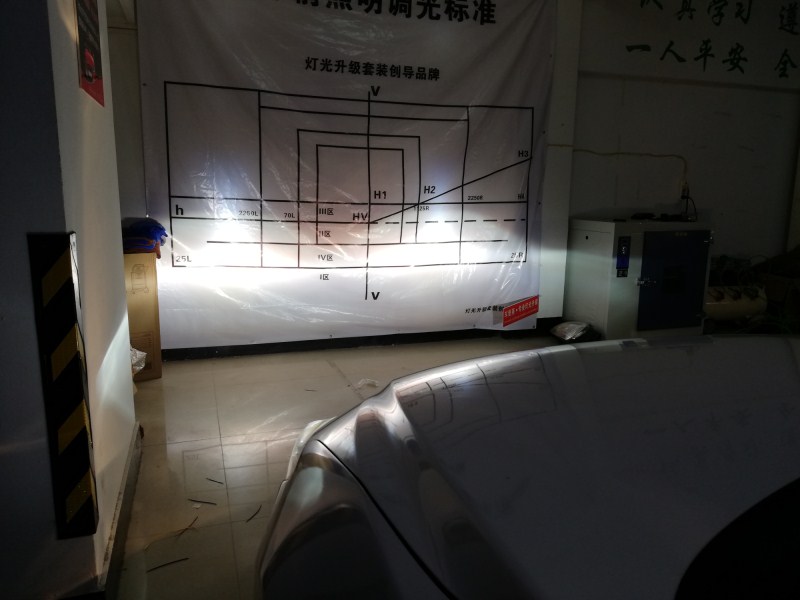 馬自達(dá)昂克薩拉大燈改裝海拉雙光透鏡，天使眼效果