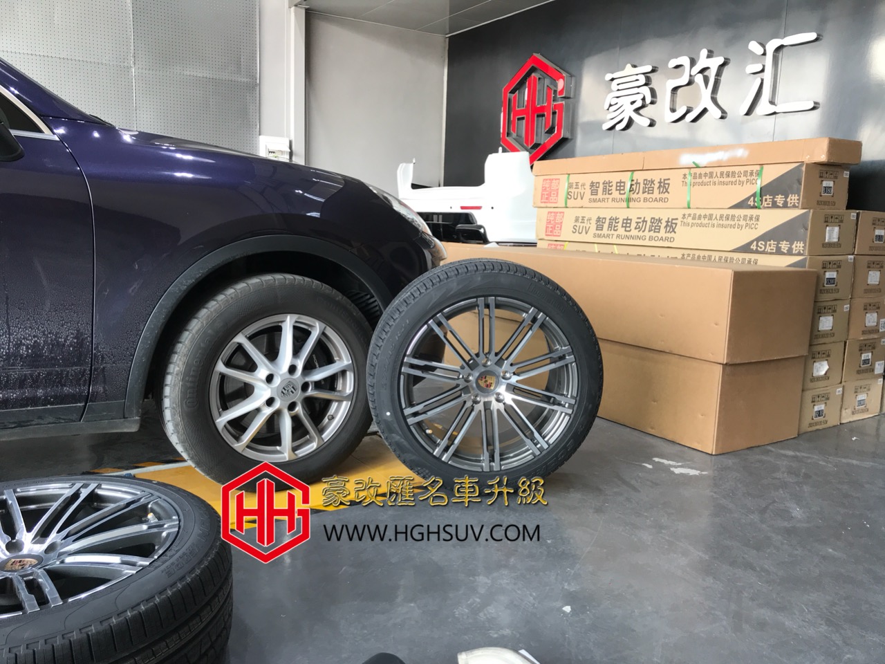 卡宴改裝GTS尾喉+卡宴升級(jí)TURBO輪轂+卡宴安裝帶側(cè)裙電動(dòng)踏板案例分享
