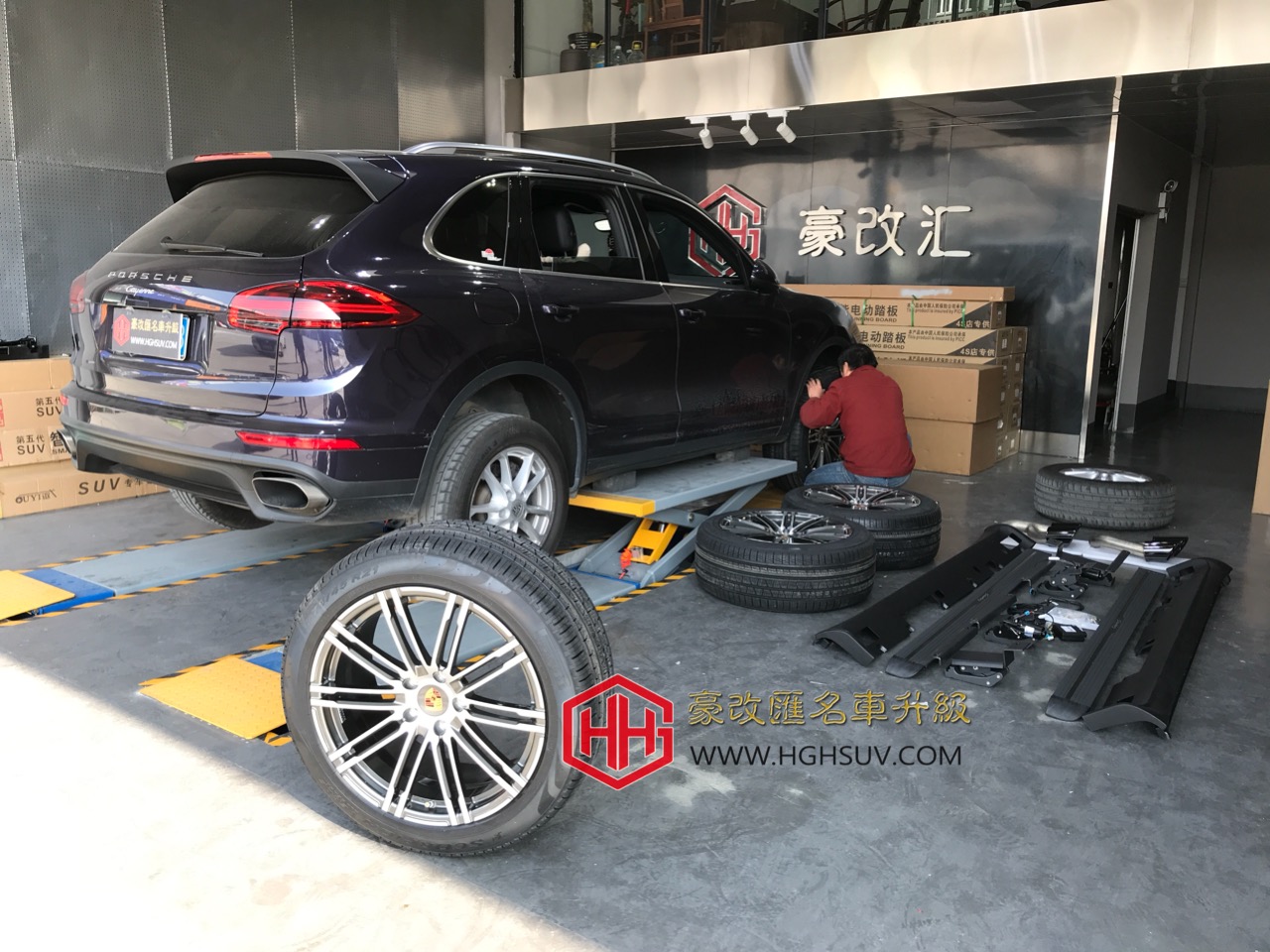 卡宴改裝GTS尾喉+卡宴升級(jí)TURBO輪轂+卡宴安裝帶側(cè)裙電動(dòng)踏板案例分享
