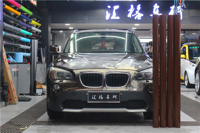 長(zhǎng)沙汽車改色貼膜寶馬HEXIS亮光棕改色膜整車身改色貼膜