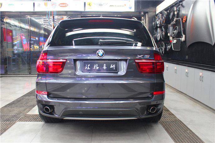 寶馬X5水晶鈦灰汽車(chē)改色膜長(zhǎng)沙全車(chē)身改色貼膜