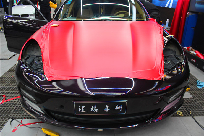 長沙進口汽車啞光膜保時捷車身綢緞冰紅改色膜