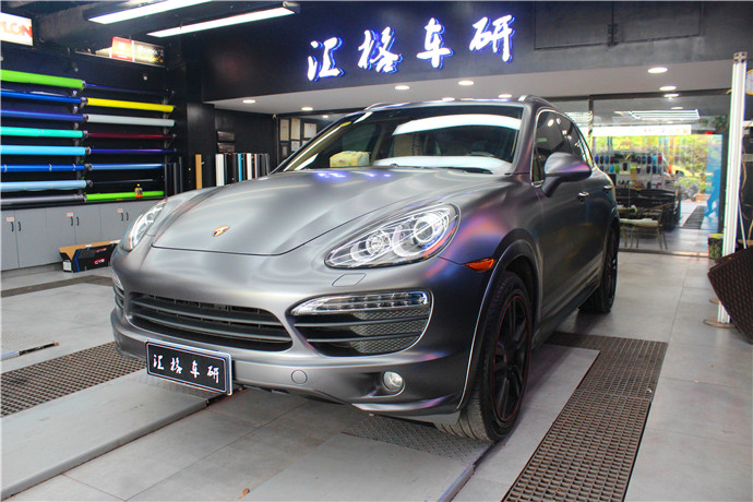長沙車身改色貼膜保時捷綢紋深灰色改色膜全車貼膜改色膜